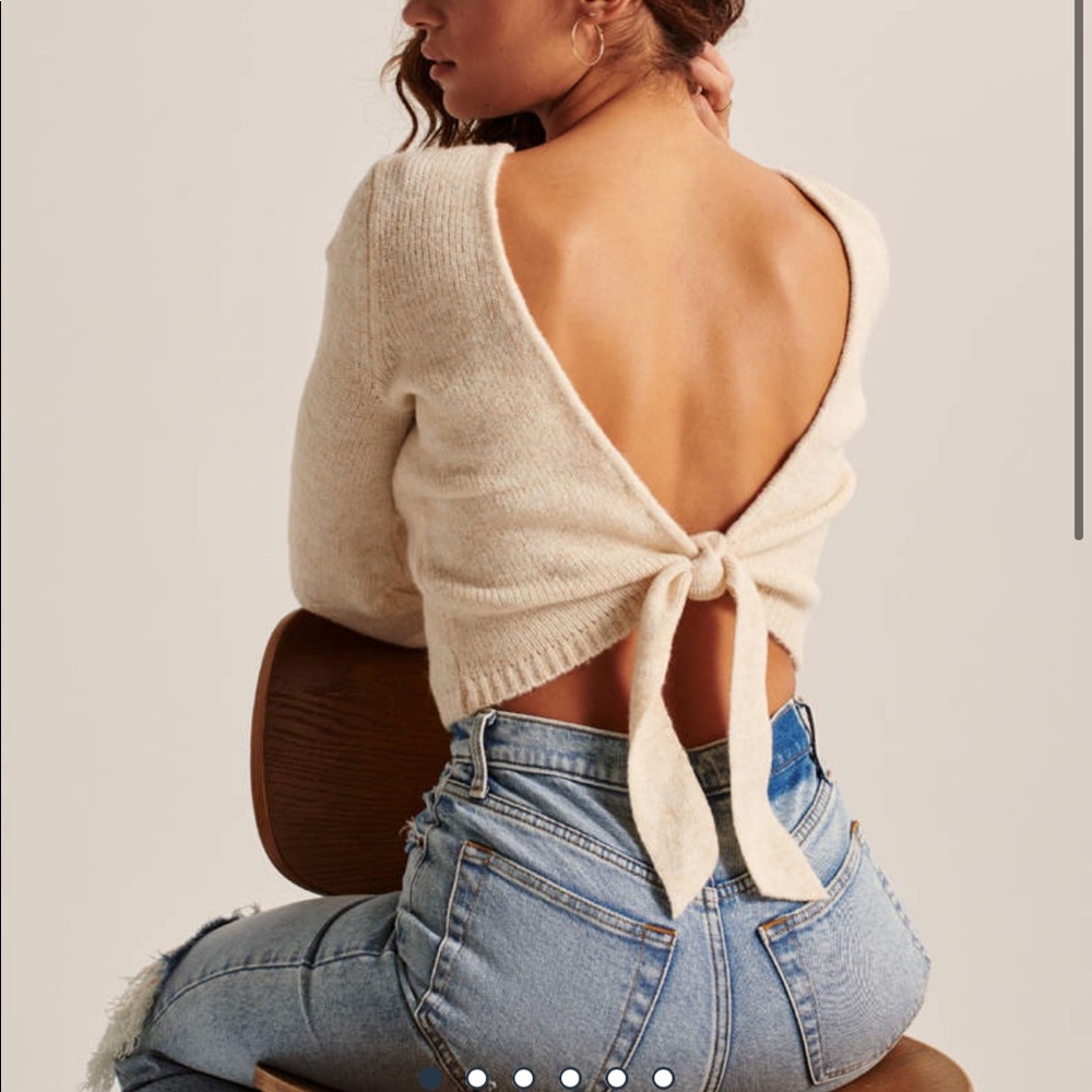 Abercrombie and fitch BRAND NEW open back sweater